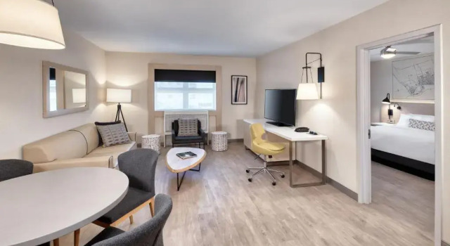 Двухместный полулюкс c 1 комнатой The Insignia Hotel, Sarnia, a Tribute Portfolio Hotel