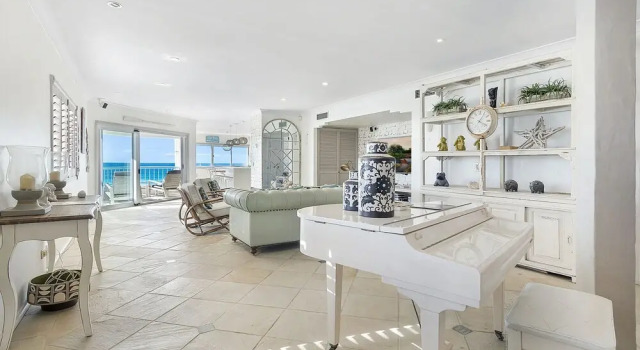 Paros in Paradise Stunning 4 Bedroom Ocean View, Забронировать Отель Отели Голд-Кост с бассейном, рядом с Gold Coast Parliament, Бассейн