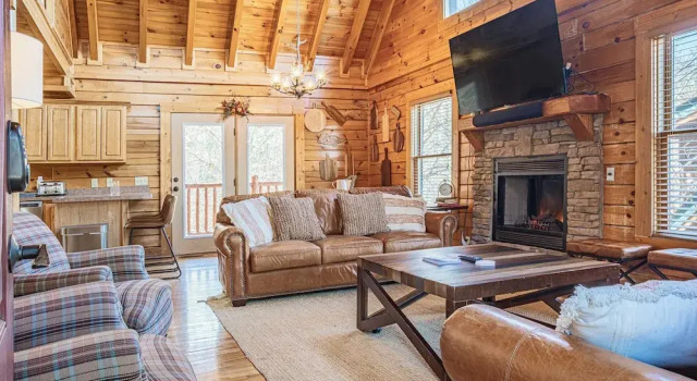 Bear Creek Way by Avantstay Hot Tub, Game Room, Air Hockey, Near Dollywood & Smoky Trails