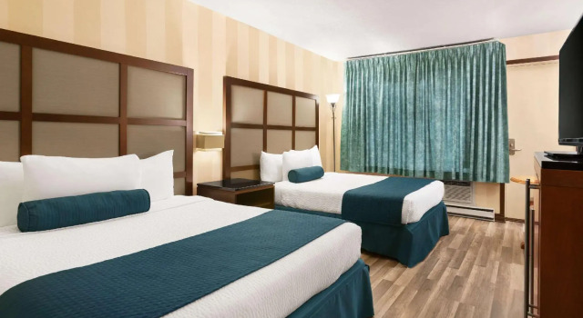 Четырёхместный номер Standard Hotel Le Mirage Blainville