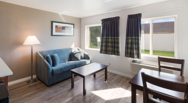 GuestHouse International Suites Kennewick, Book Hotel Kennewick Tri-Cities