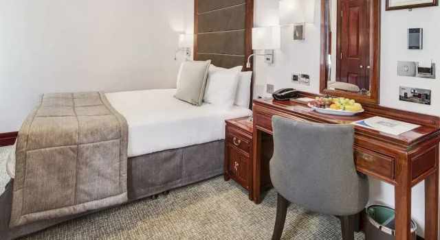 Одноместный номер Superior Gem Fitzrovia Hotel