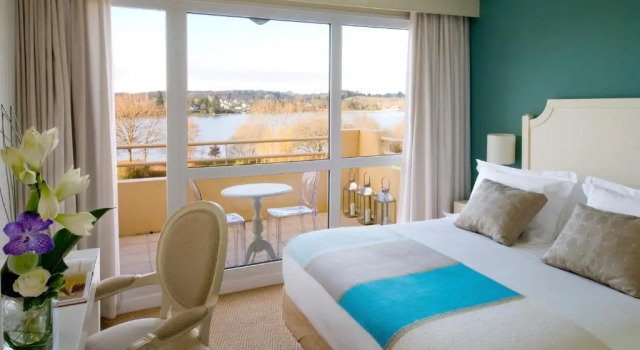 Номер Deluxe Best Western Plus Le Roi Arthur Hôtel & Spa