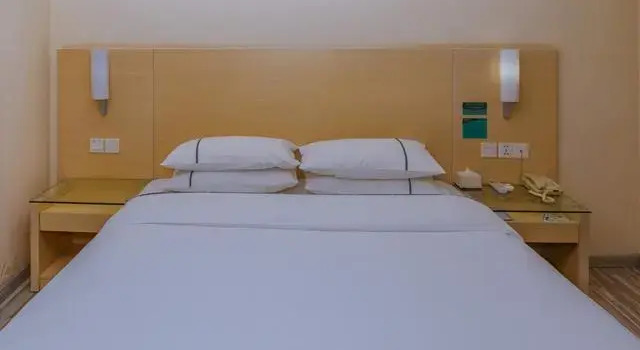 Номер Business City Comfort Inn Baise Tianlin