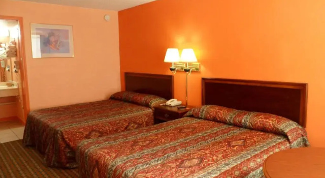 Четырёхместный номер Standard College Inn Spartanburg