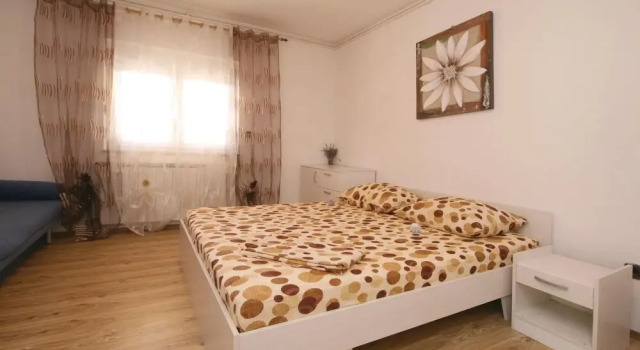 Beautiful Home in Brodarica With Wifi and 4 Bedrooms