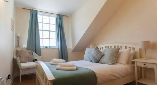Cosy 2 Bedroom Apartment In Heart Of The City, Забронировать Апартаменты/квартира Апартаменты Эдинбурга, рядом с St George's West Church, Апартаменты/квартира