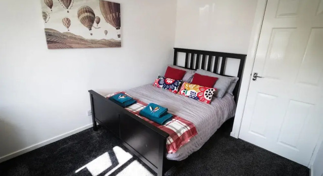 Ideal Home next to Queens Park, Manchester, Забронировать Отель Отели Англии 3 звезды, 3*