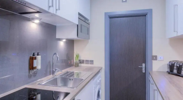 Апартаменты Superior Remaotel The Bromley Apartments