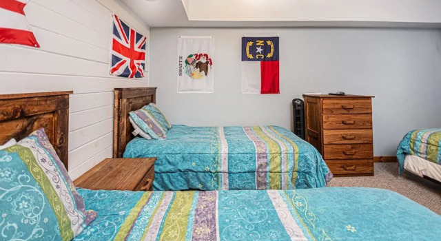 Sunkissed Lodge, Забронировать Дом для отпуска Коттеджи Мак-Генри, рядом с Funland, Коттедж