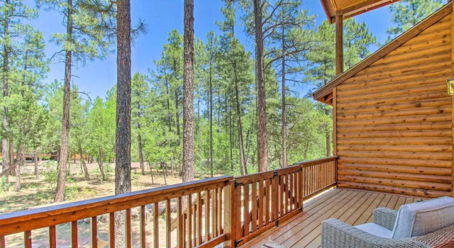Wooded Hideaway! Spacious Show Low Log Cabin, Забронировать Дом для отпуска Шоу-Лоу штат Аризона