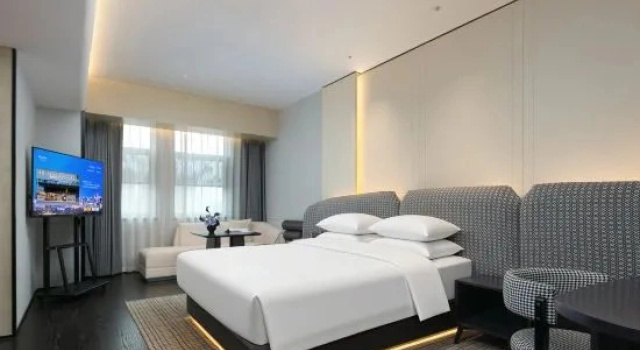 Номер Standard с видом на озеро Wingate By Wyndham Guilin Lingui