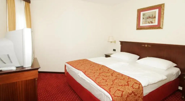 Люкс Hotel Meridijan
