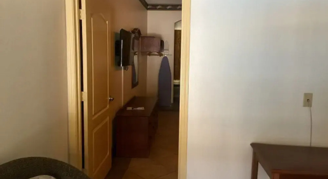 Двухместный люкс Business с 2 комнатами с видом на бассейн Texas Inn and Suites RGV