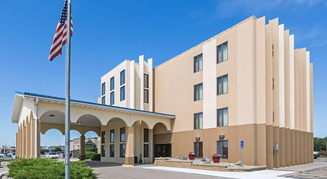 Rodeway Inn, Book Hotel Hoteller i Norfolk med parkering, Parkering
