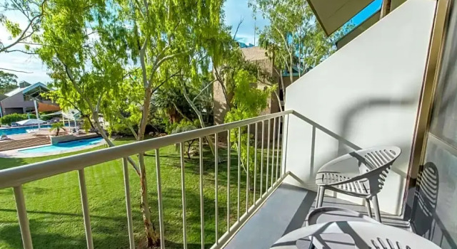 Четырёхместный номер Deluxe DoubleTree by Hilton Alice Springs