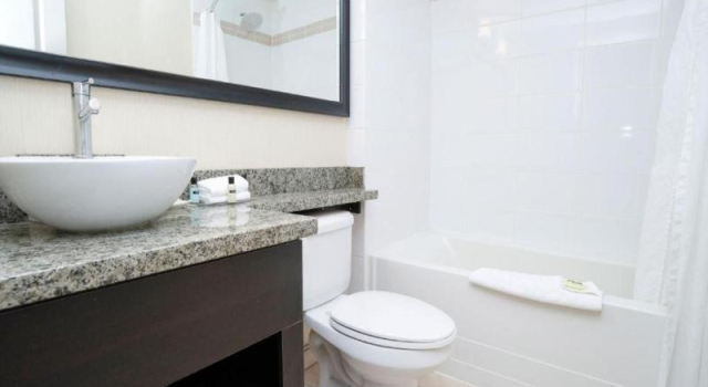 Люкс Sandman Hotel & Suites Calgary West