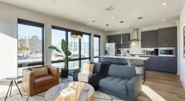Sleeps 18 3 Modern Midtown Apartments w Gym Pool Walkable to Shops & Eats