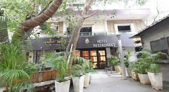 OYO Flagship 5383 Hotel Under Bridge Inn