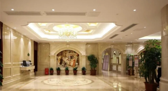 Shenzhen Vienna International Hotel(Xinzhou br), Rezerwuj Hotel Hotele w Shenzhen z parkingiem, Parking
