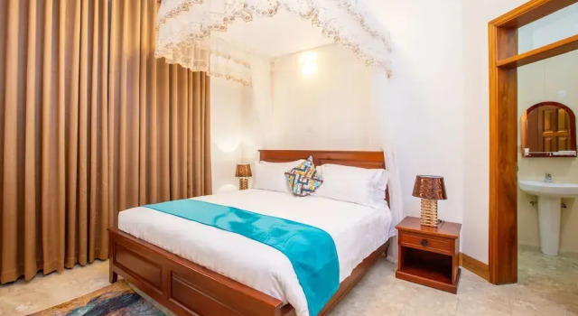Апартаменты с 3 комнатами с балконом Caran Apartments