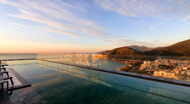Номер Deluxe seafront Anya Premier Beachfront Hotel Quy Nhon