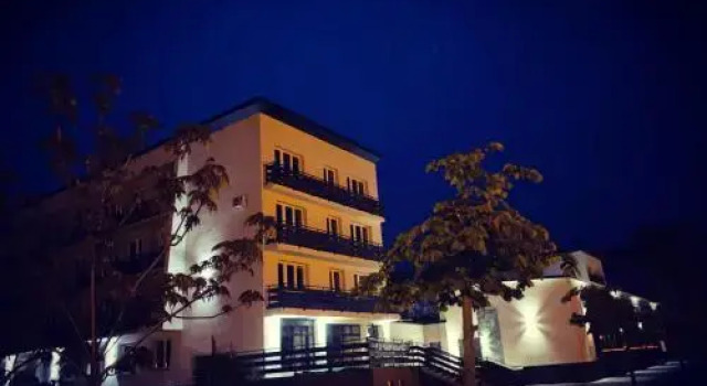 Kompleks Turystyczno - Wypoczynkowy Kuznica, Buchen Sie Hotel Hotels in Heiligkreuz mit Parkplatz, Parkplätze