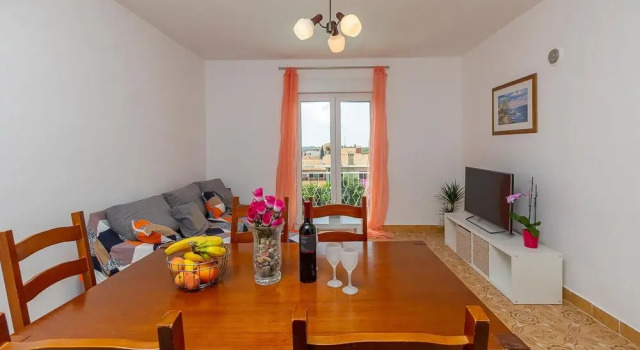 Beautiful Apartment in Pula With Wifi and 4 Bedrooms