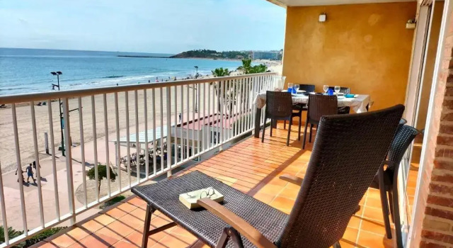 Апартаменты Apartamento 1ª linea de playa - Port Aventura