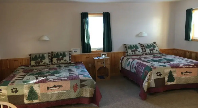 Tenderfoot Cabins & Motel, Buchen Sie Motel Hotels in Montana mit Pool, Schwimmbad