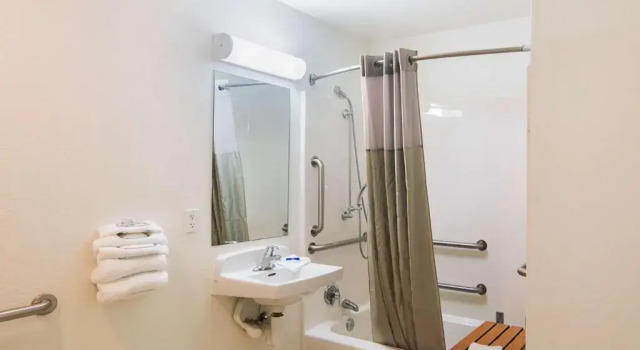 Четырёхместный номер Standard Motel 6-Lawton, OK