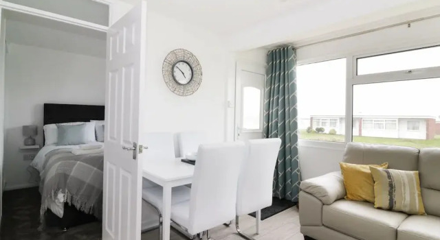 145 Sunbeach Chalet