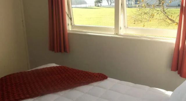 Beachfront Pacific, Rezerwuj Hotel Hotele w Auckland Region z parkingiem, Parking