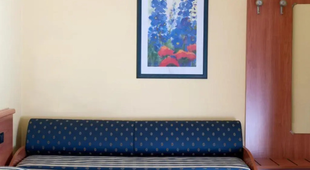Трёхместный номер Standard Hotel Blue Ribbon