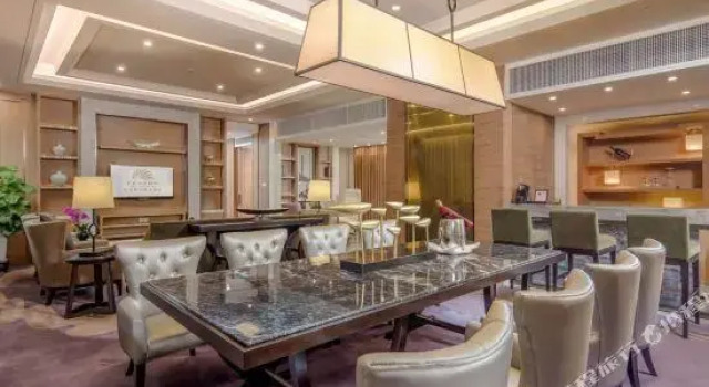 Люкс Felton Grand Hotel Bazhong