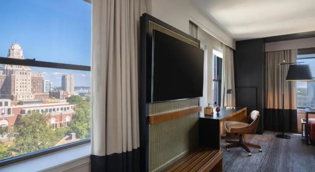 Номер Standard с видом на парк Renaissance Philadelphia Downtown Hotel