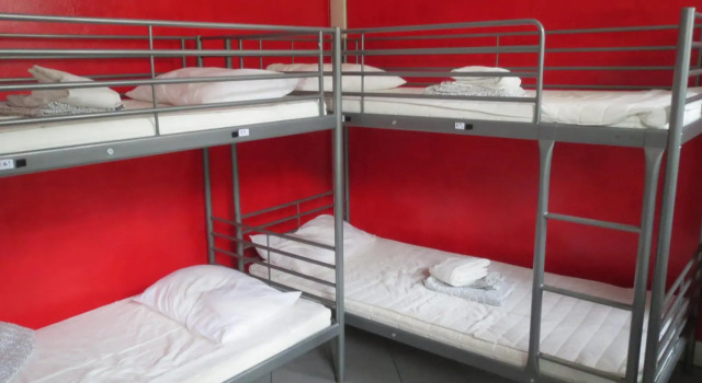 Кровать в общем номере Koala Hostel