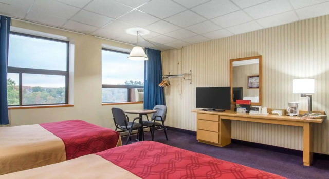 Econo Lodge Manchester