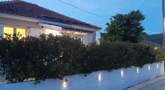 Коттедж Modern Apartment 10mins from the Beach