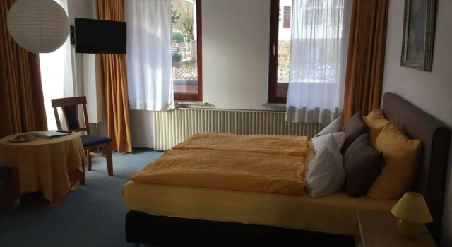 Апартаменты с 2 комнатами с балконом Hotel Carlsruh