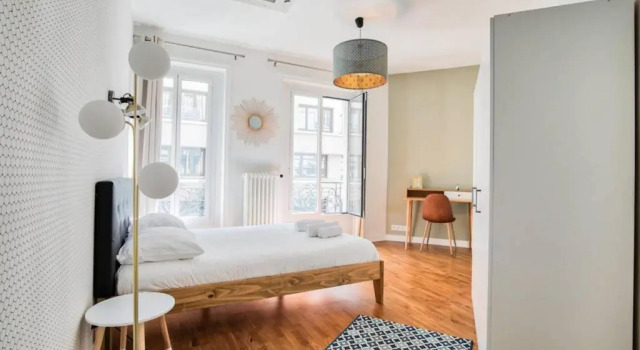 Appartement Lumineux proche de Saint-Lazare - 8P, Забронировать Апартаменты/квартира Париж Иль-де-Франс, рядом с Вокзал Сен-Лазар
