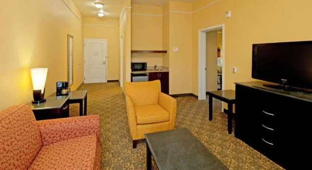 Двухместный люкс c 1 комнатой Stay Express Inn & Suites - Mobile, Al
