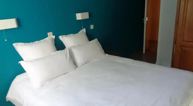 Auberge des genêts d'or, Book Hostel / Vandrerhjem Ranchal 