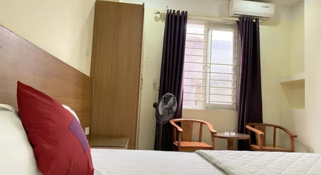OYO 1152 Huong Duong Hotel, Забронировать Отель Отели Кау Гиай с парковкой, Парковка