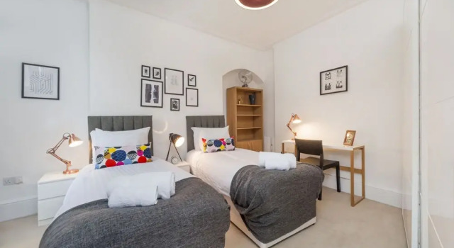 Urban Stay Oxford Street Mansion, Забронировать Отель Камден Лондон, рядом с Театр «Принц Эдуард»