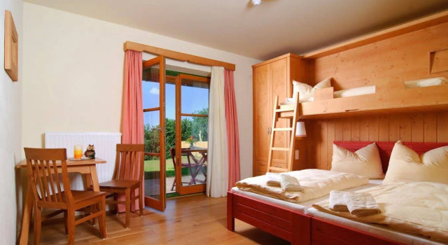JUFA Hotel Neutal, Réserver Hôtel Hôtels à Markt Sankt Martin avec parking, Parking