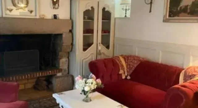 Dinan -La Petite Madeleine - cosy townhouse walking distance from restaurants, Rezerwuj Hotel Dinan 