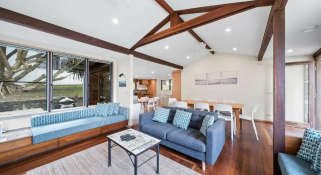 Коттедж Laguna Beach House by Discover Stradbroke