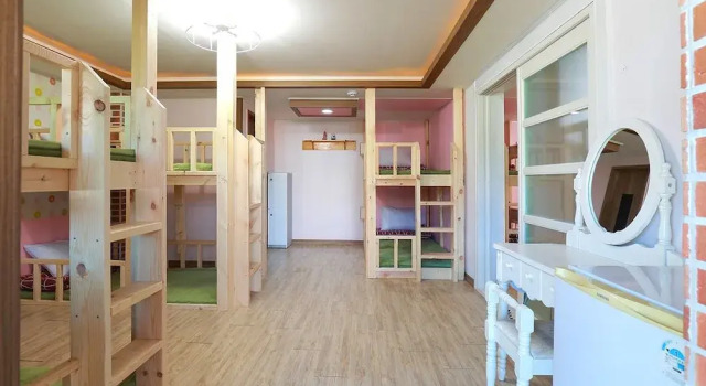 Favian Guest House