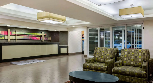 Fairfield by Marriott Inn & Suites Fresno Riverpark, Забронировать Отель Фресно штат Калифорния